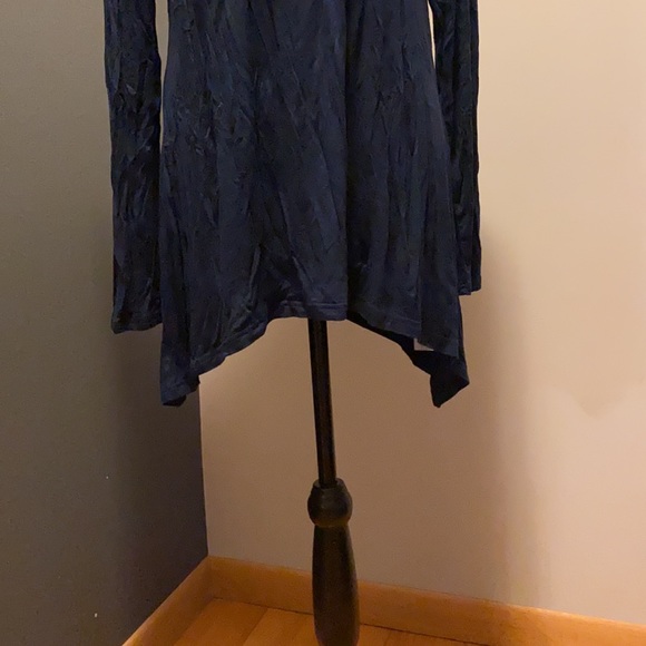 Top - Picture 3 of 7